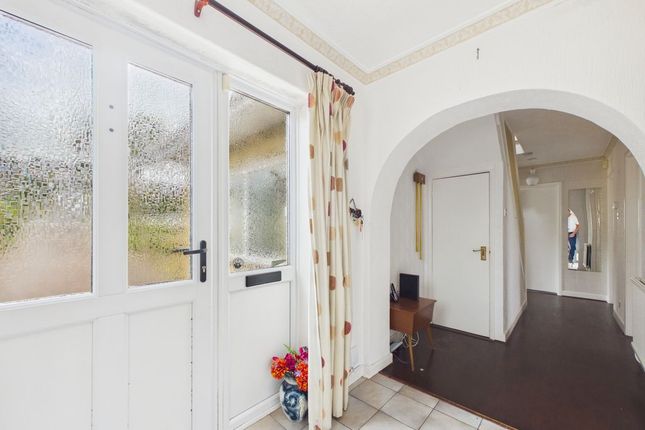 21, Chapel Hay Lane, Gloucester photo 2
