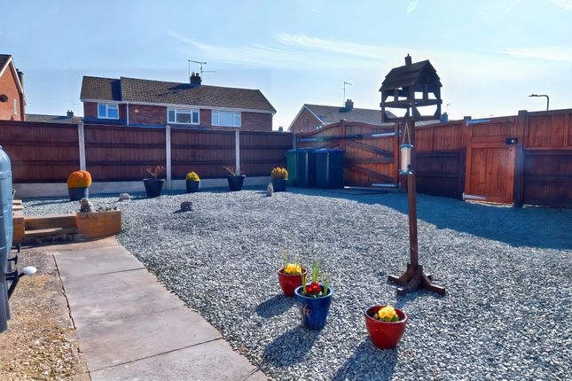 1, Birch Close, Market Drayton photo 4
