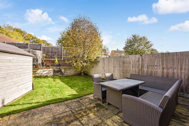 8, Fine Acres Rise, Stockbridge photo 2