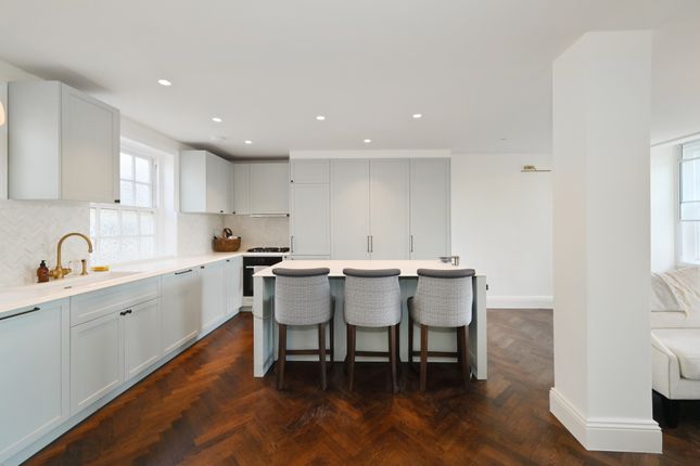 Thumbnail Flat to rent in Baker Street, London