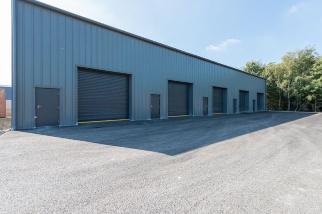 Industrial to let in Evelyn Way, Manston
