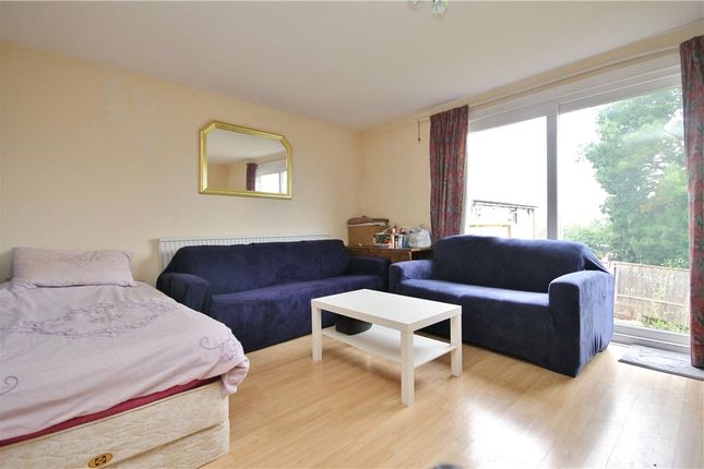 Room To Rent In Park Barn Drive Guildford Surrey Gu2 Zoopla