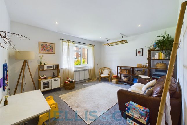 9, Hythe Close, Tunbridge Wells photo 3