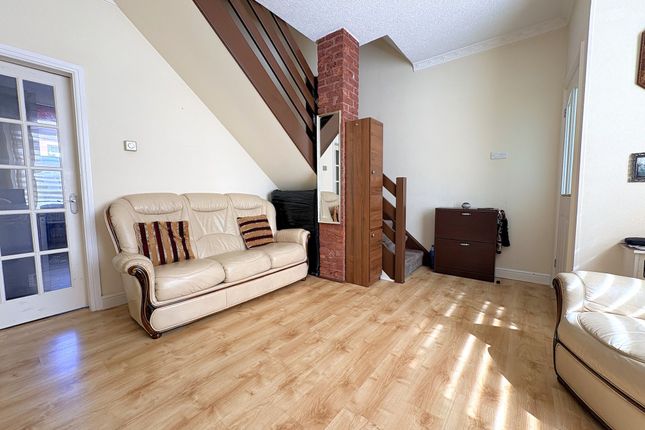 26 Huxley Street, Bolton photo 4