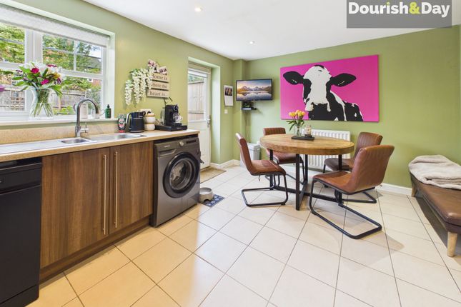 9 Legend Lane, Stafford photo 2