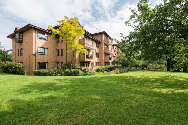 Flat for sale in 224 Bromley Rd, London