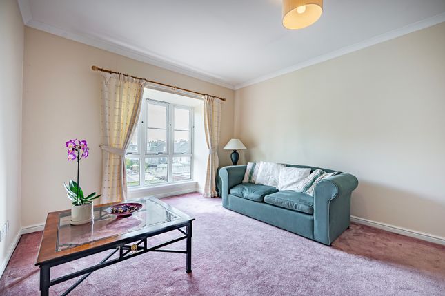 Flat 2/2, 3 Westercraigs Court, Dennistoun, Glasgow photo 4