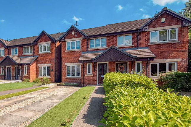 2-bed house on 8 Greengate Close, Bury, £145,000