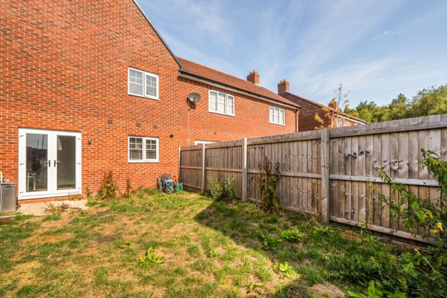 Linnet Close, Manchester photo 3