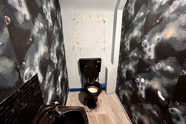 Flat 1,  4, Glasgow Vennel, Irvine photo 5