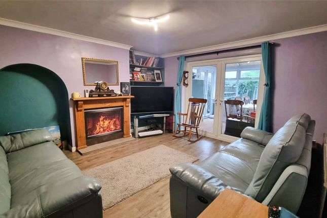 30, Raleigh Drive, Surrey photo 2