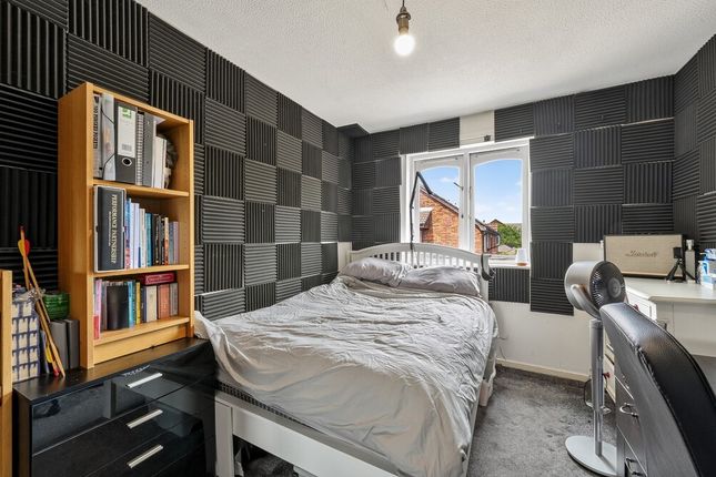 Keats Close, SOUTH WIMBLEDON photo 4