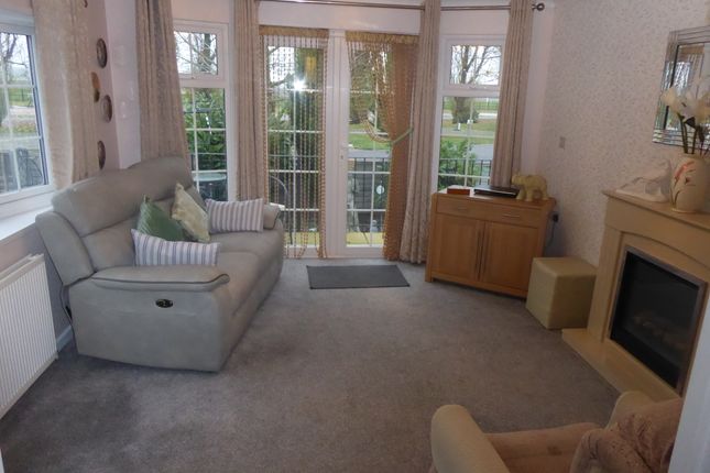 88A, Halcyon Park, Pooles Lane, Hullbridge, Hockley photo 5