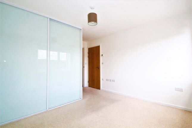 Flat to rent in Bartlett Crescent, High Wycombe