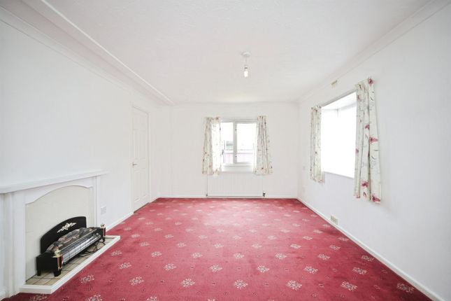18, Taunton Vale Park, Taunton photo 2
