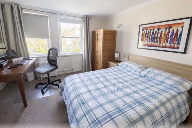 8 St Patricks Court, Bathwick Hill, Bath photo 3