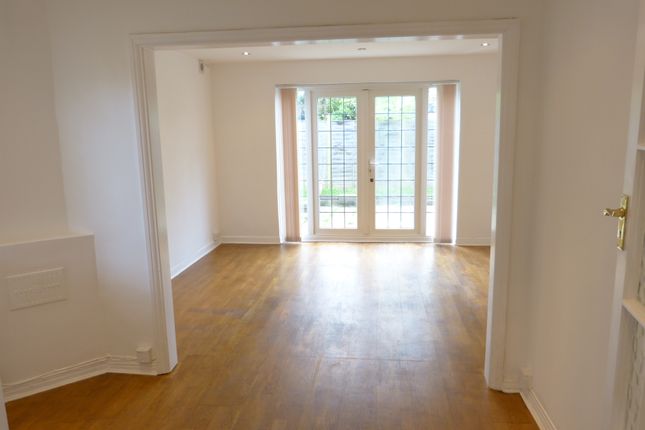 Flat to rent in Lichfield Grove, London