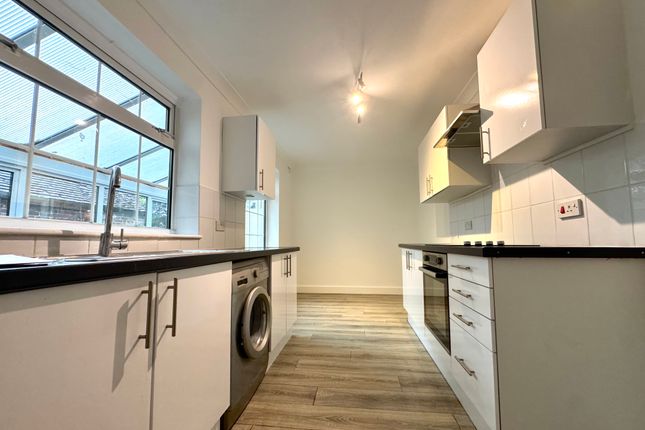 192, Southampton photo 2