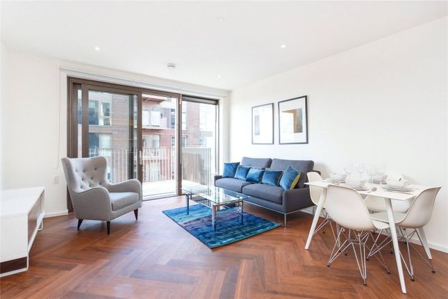 Thumbnail Flat to rent in Capital Building, Embassy Gardens, London