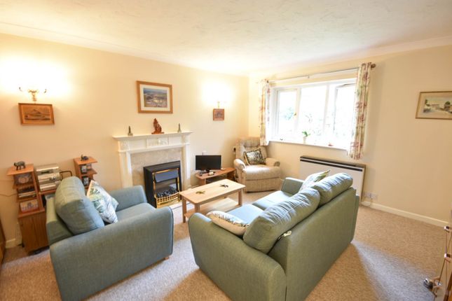 16 Pond Court, The Ridgeway, Hitchin photo 2