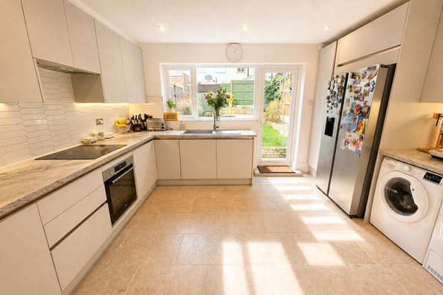 129b, Abbots Road, Middx photo 4