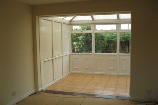 9, Coldhams Crescent, Huntingdon photo 2