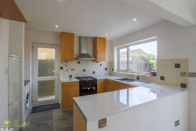 18, Three Sisters Lane, Cheltenham photo 3