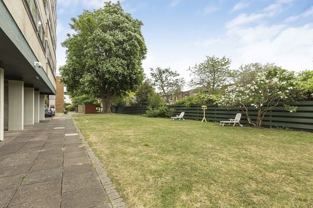 Flat 3, The Towers, Lower Mortlake Road, Richmond photo 4