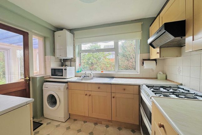 End terrace house for sale in Queens Avenue, Wallingford