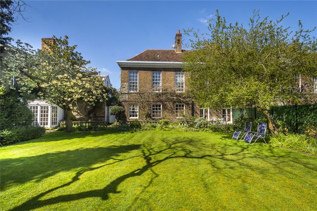 The Wardrobe Old Palace Yard Richmond Tw9 3 Bedroom Property