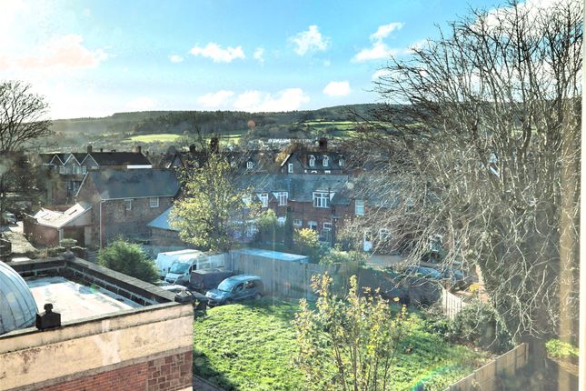 12a, Metropole Court, Minehead photo 3