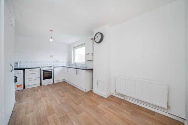 Flat 22, John Cartwright House, 50, Old Bethnal Green Road, London photo 2