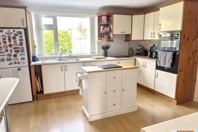 33, Sea View Road, Hayling Island photo 3