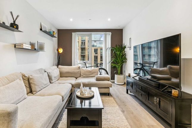 Thumbnail Flat for sale in Juniper Drive, London