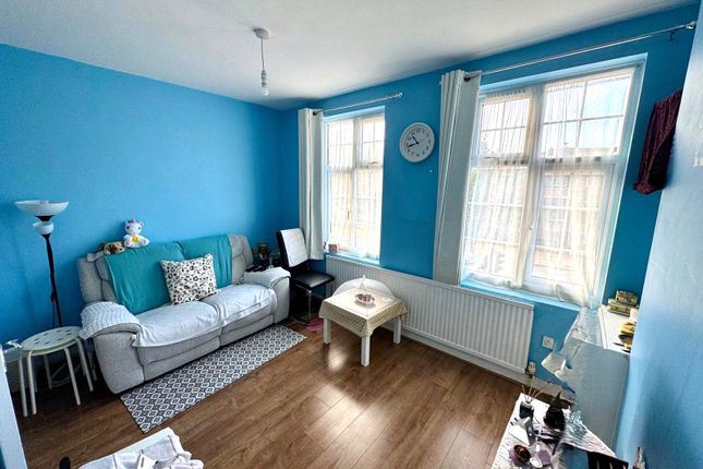 Flat 3-571, Kingsbury Road, London photo 2