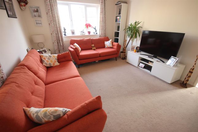 10, Sedgefield Way, Chippenham photo 3