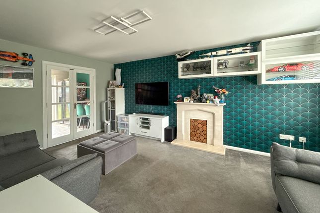 37, Celandine Mead, Taunton photo 2