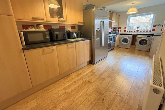 203, Frobisher Road, Rugby photo 2