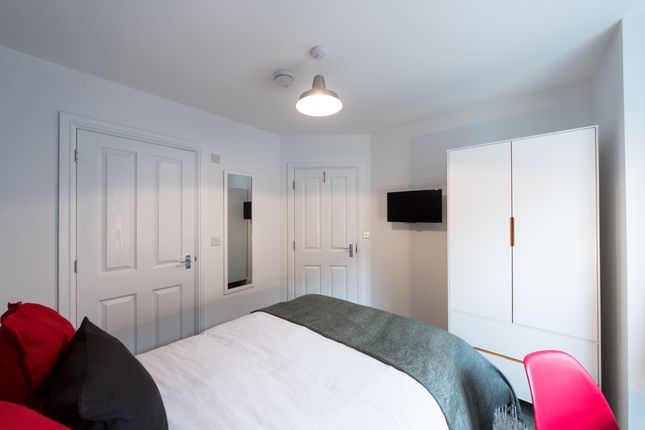 Room to rent in Henry Street, Reading