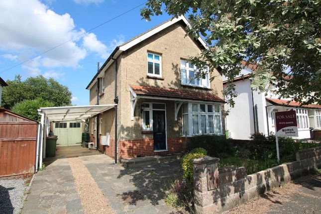 Thumbnail Detached house for sale in Copthorne Road, Leatherhead