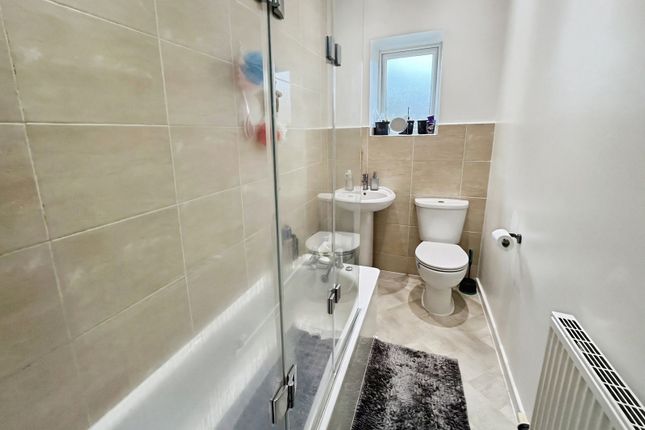 19, Stanyforth Street, Glossop photo 4