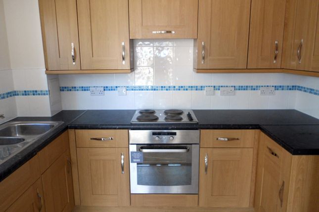 34, Page Court, Commonwealth Dr, Crawley photo 4