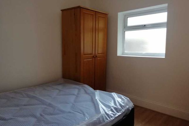 Flat to rent in Salisbury Road, Cathays, Cardiff
