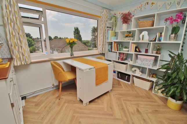 Flat 43 The Forum, Chidham Close, Havant photo 4