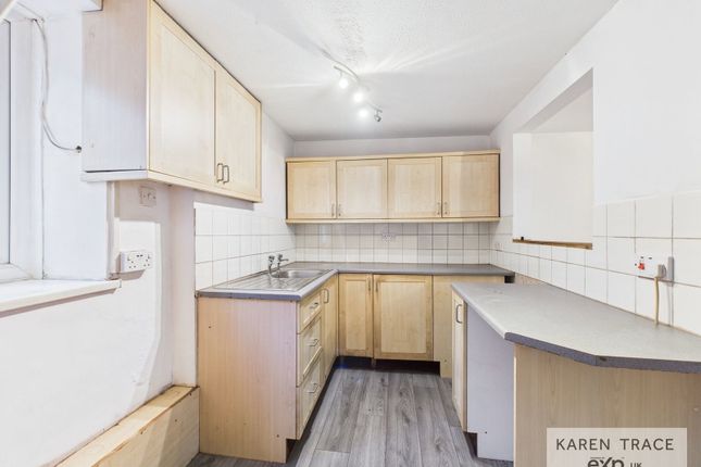 8, Carclaze Road, St. Austell photo 2