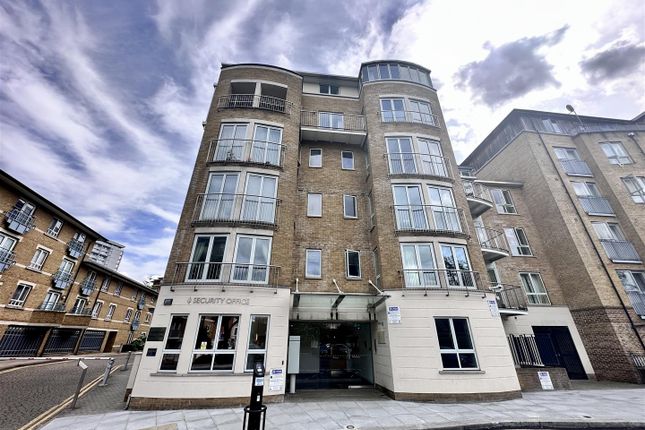 12a Beech Court, Elmfield Way, London photo 2