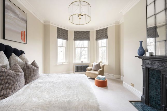 Flat for sale in Oakwood Court, Holland Park