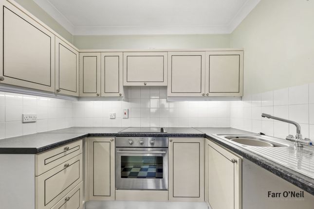 53 Regency Lodge, Albert Road, Buckhurst Hill photo 3