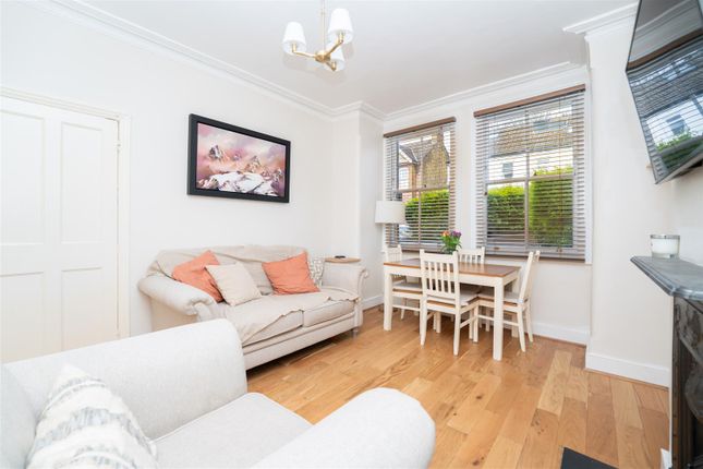 Flat for sale in Carlyle Road, London