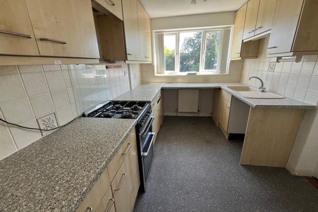 10, Dene Brow, Manchester photo 3